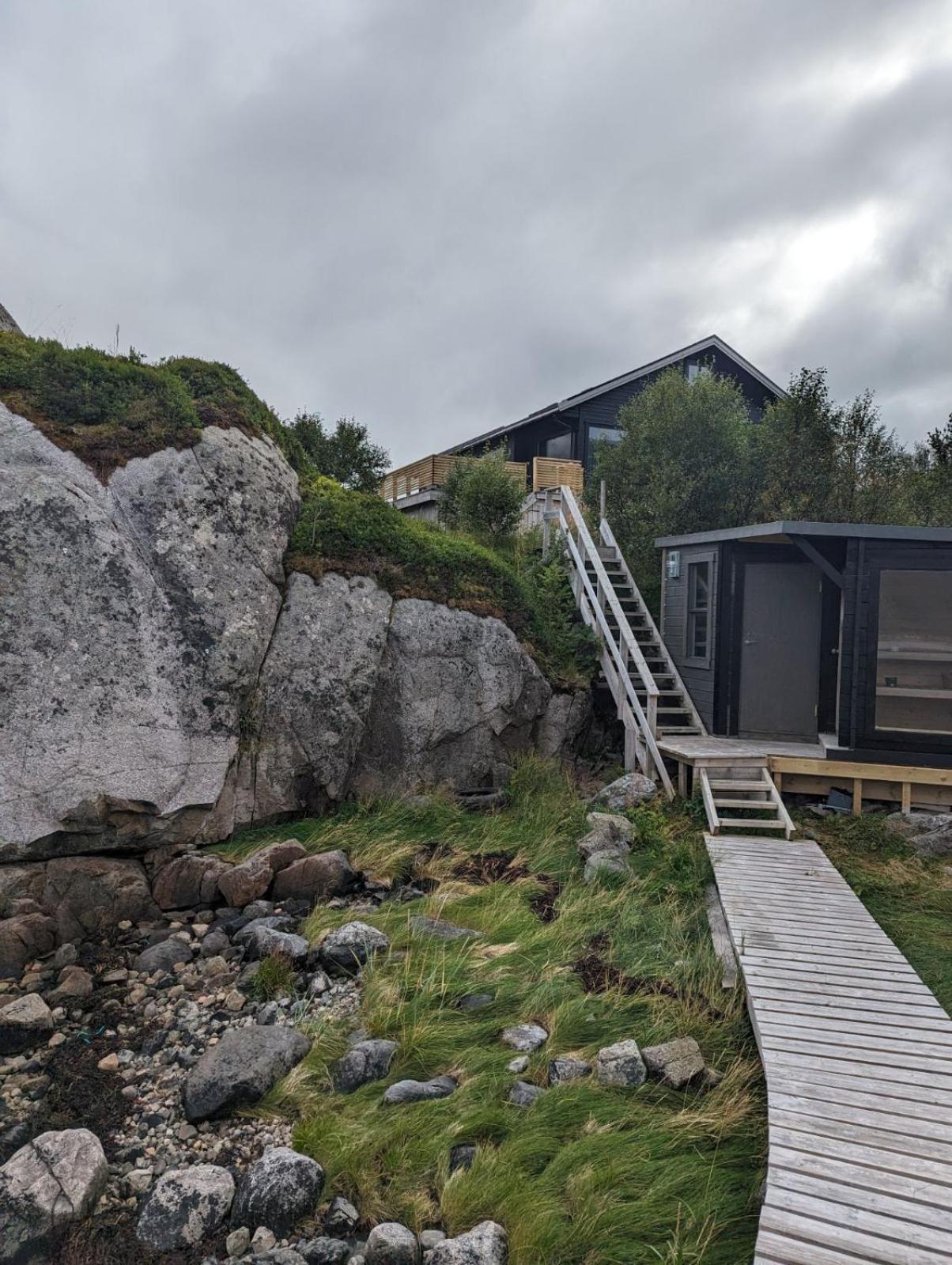 Nydelig Hytte Med Fantastisk Beliggenhet Ved Sjoen Villa Laupstad Eksteriør billede